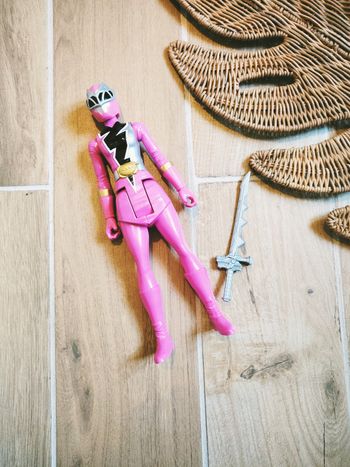 🙅Power rangers dino fury - Figurine 30 cm ranger rose avec épée - marque Hasbro