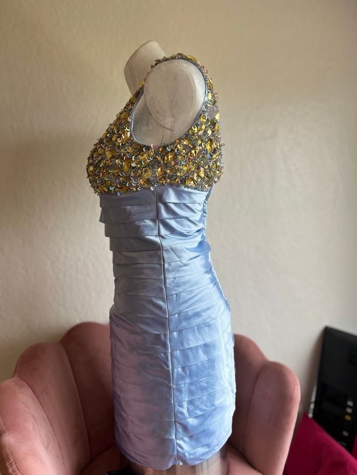 💙 Robe courte satinée bleu ciel FESTAMO – Taille 36 – Neuve sans étiquette 💙 - photo numéro 7
