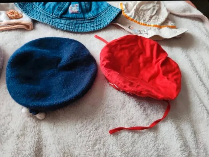 Lot 6 chapeaux de 6 mois a 24 mois - photo numéro 5