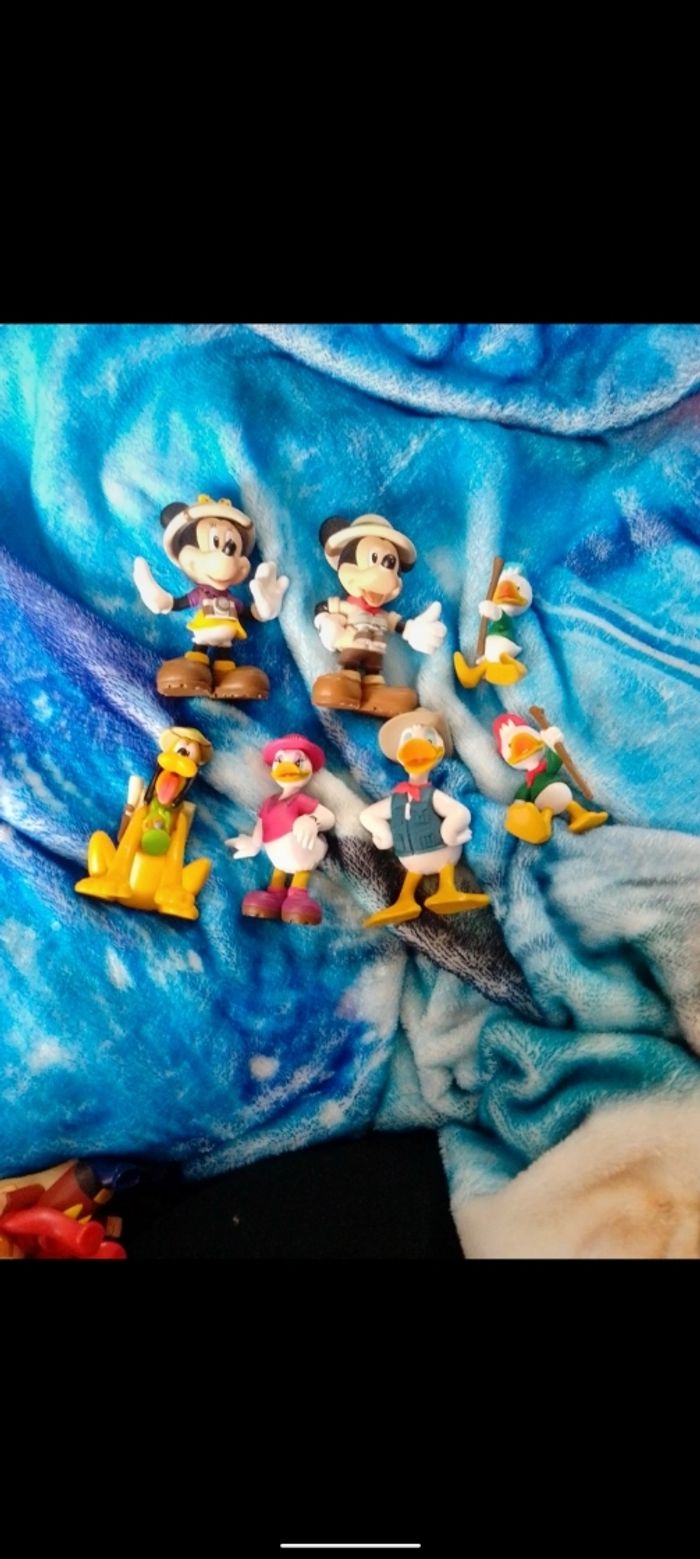 Lot figurines mickey