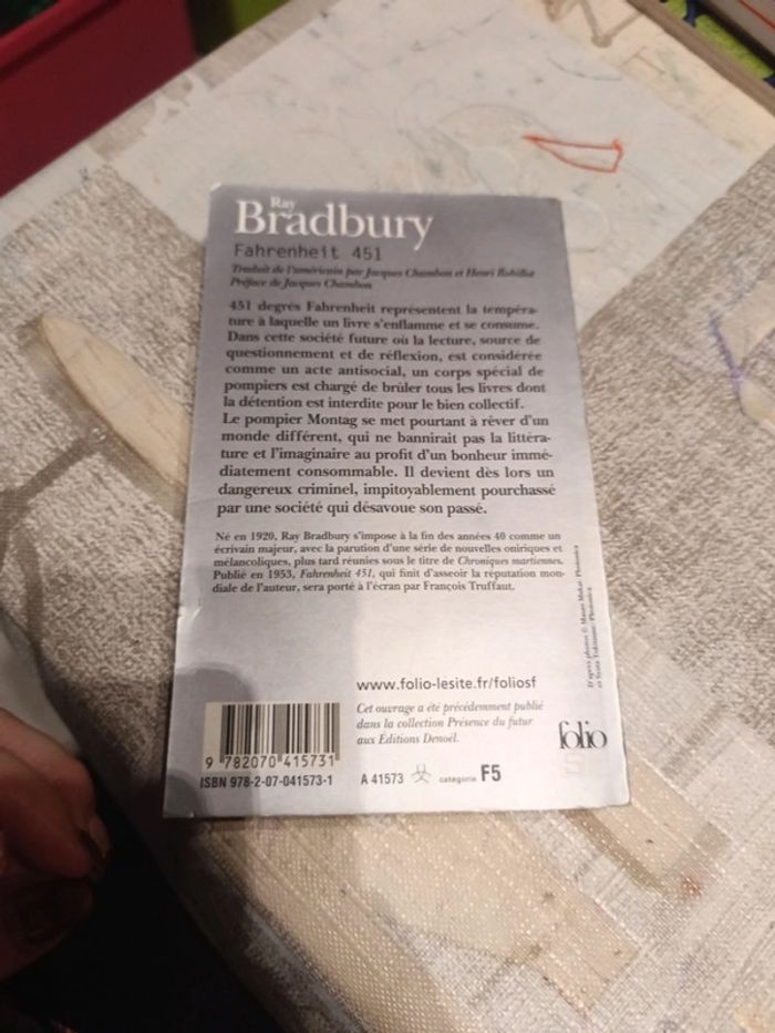 Fahrenheit 451 de Ray Bradbury - photo numéro 2
