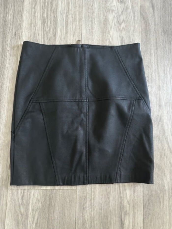 Monijupe noire en similicuir épais Only T38 M