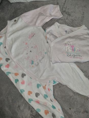 Ensemble pyjama bodie et bavoir