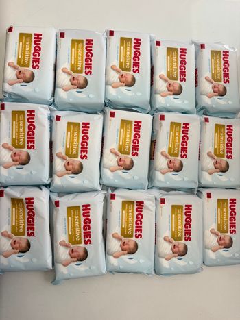 15 lingettes Huggies Sensitive 