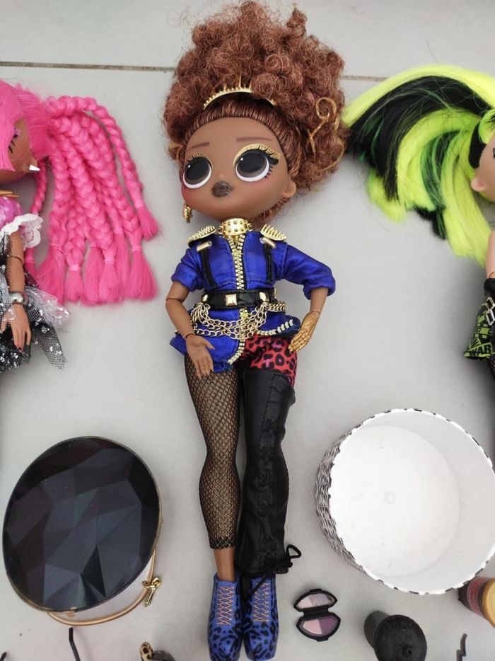 Lot poupées LOL OMG thème musique et accessoires - photo numéro 3
