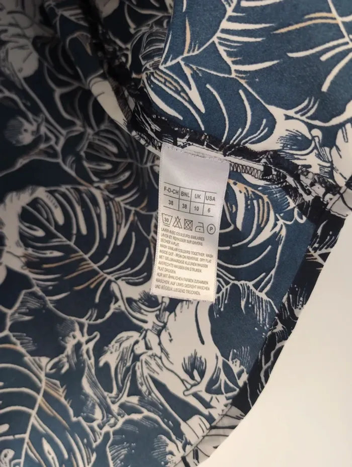 Blouse légère et fluide bleu marine imprimé tropical casual chic Damart taille 38 - photo numéro 7