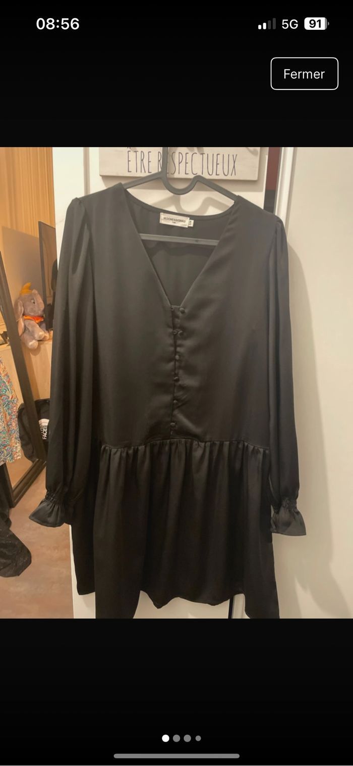 Robe noir en soie