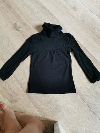 Sous pull noir 3 ans très bon état