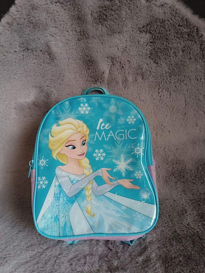 sac à dos bleu et violet ELSA reine des neiges maternel