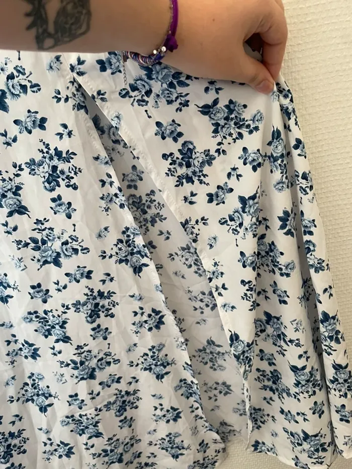 Longue robe avec fente - photo numéro 2