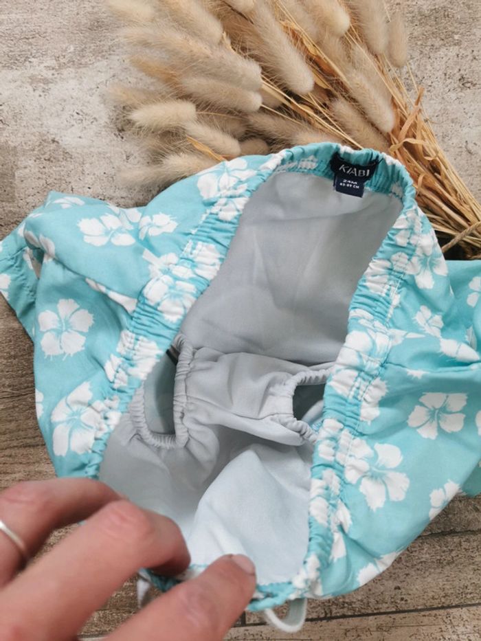 🌸Maillot de bain bébé Short fleu bleu et blanc 24mois - photo numéro 5