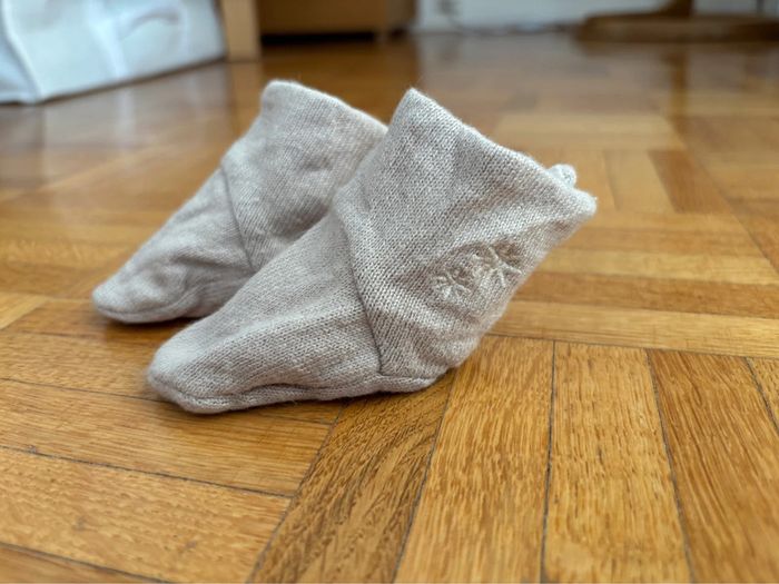 Chaussons Naissance / 1 mois beige parfait état - photo numéro 6