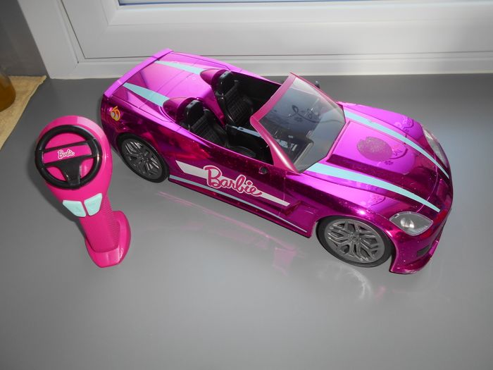 Cabriolet de rêve télécommandé Barbie (Mattel)