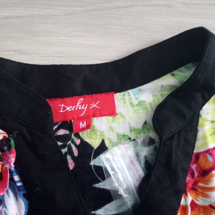 Chemisier femme sans manches noir imprimé à fleurs Derhy taille M - photo numéro 2