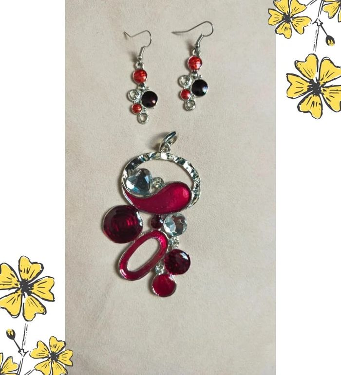 Parure pendentif + boucle – Ronds rouge & argenté avec strass et cœur