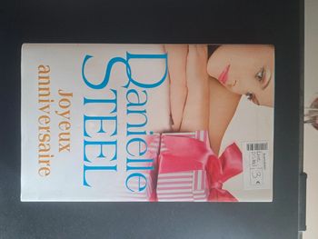 Livre Danielle Steel "joyeux anniversaire