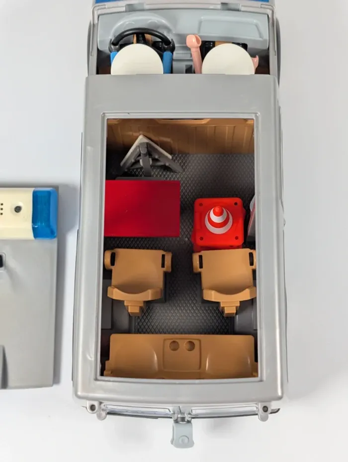 Playmobil Fourgon de policiers avec matériel de barrage - photo numéro 6