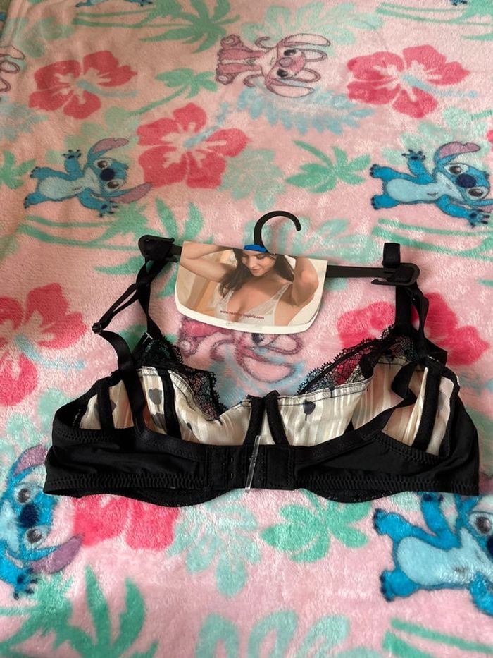 Soutien gorge avec armatures crème et noir à motifs et dentelle, taille 90B, marque Daniel Hechter - photo numéro 4