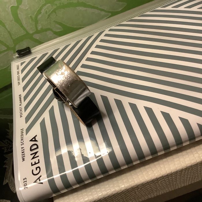 Bague de créateur en cuir et perle de verre - photo numéro 4