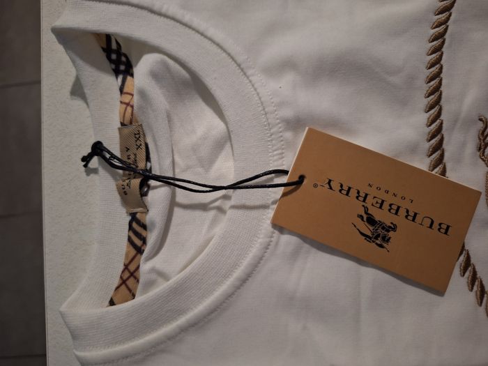 Sweat shirt Burberry taille L Neuf - photo numéro 5