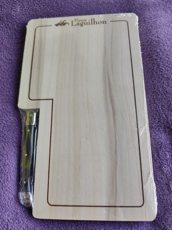 Couteau et planche à découper saucisson en bois laguilhon