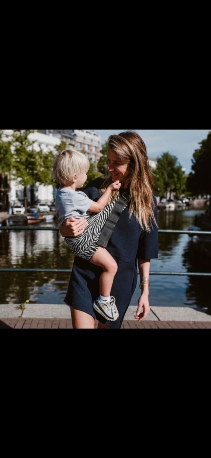 Porte-bébé zébra hanche jusqu'à 18kg - photo numéro 3