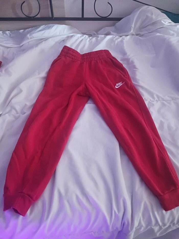 Ensemble nike rouge - photo numéro 2