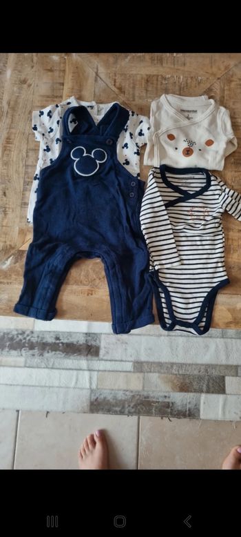 1 ensemble et 2 bodies