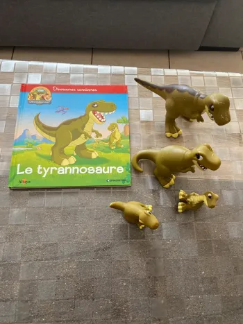 Livre le tyrannosaure et 4 figurines altaya le monde des dinosaures