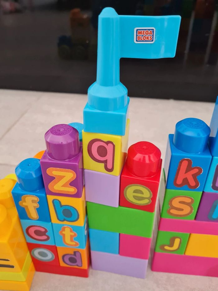 Cubes Mega Bloks alphabet - photo numéro 3