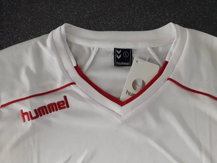 T-shirt Hummel neuf - photo numéro 3