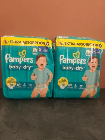 Lot couche Pampers taille 5+