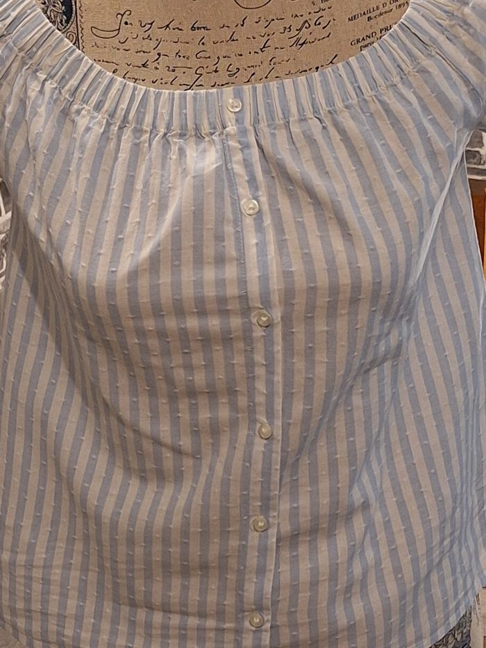 Blouse boutonnée rayée blanche et bleu ciel - photo numéro 2