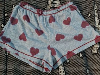 Short de pyjama motifs cœurs 34-36