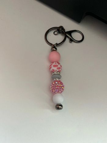 Porte clés breloque de sac a main sac à dos s gris et rose