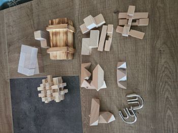 lot de casses-têtes en bois