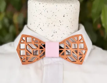 Nœud papillon artisanal en bois de merisier au motif géométrique