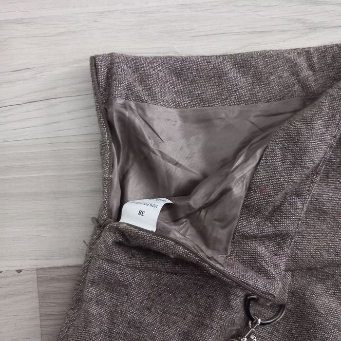 Jupe longueur au genoux grise avec chaine taille 38 - photo numéro 9