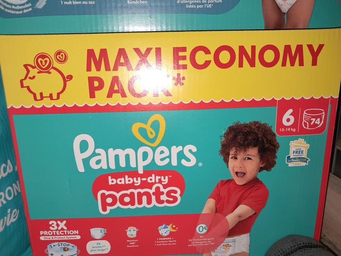 Couches Pampers taille 6