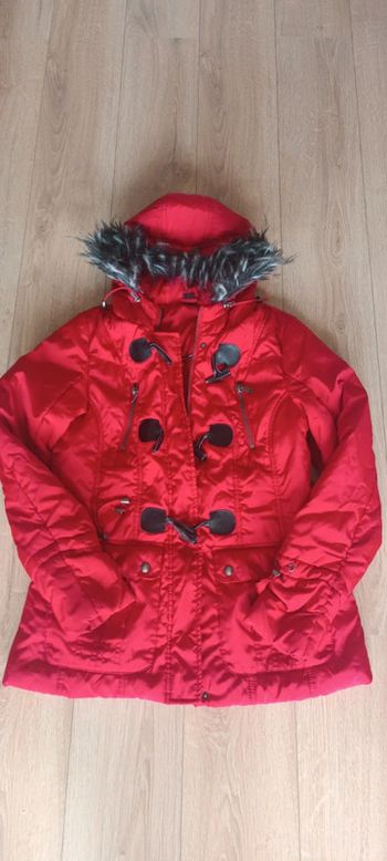 Manteau rouge taille m