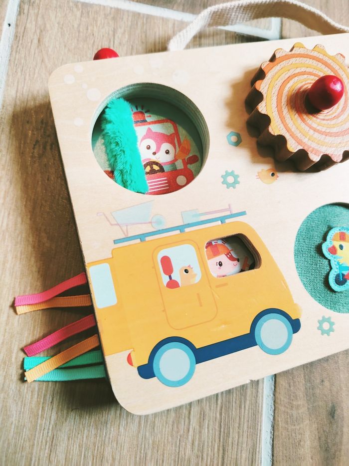 🚘Valisette Planche panneau d'activités busy board en bois marque Lilliputiens - photo numéro 2