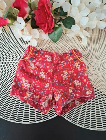 Short, taille 9 mois, marque sergent major