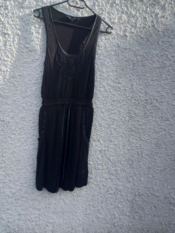 Robe noire guess