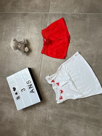 Ensemble rouge