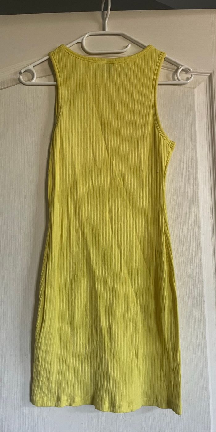 Robe jaune - photo numéro 2