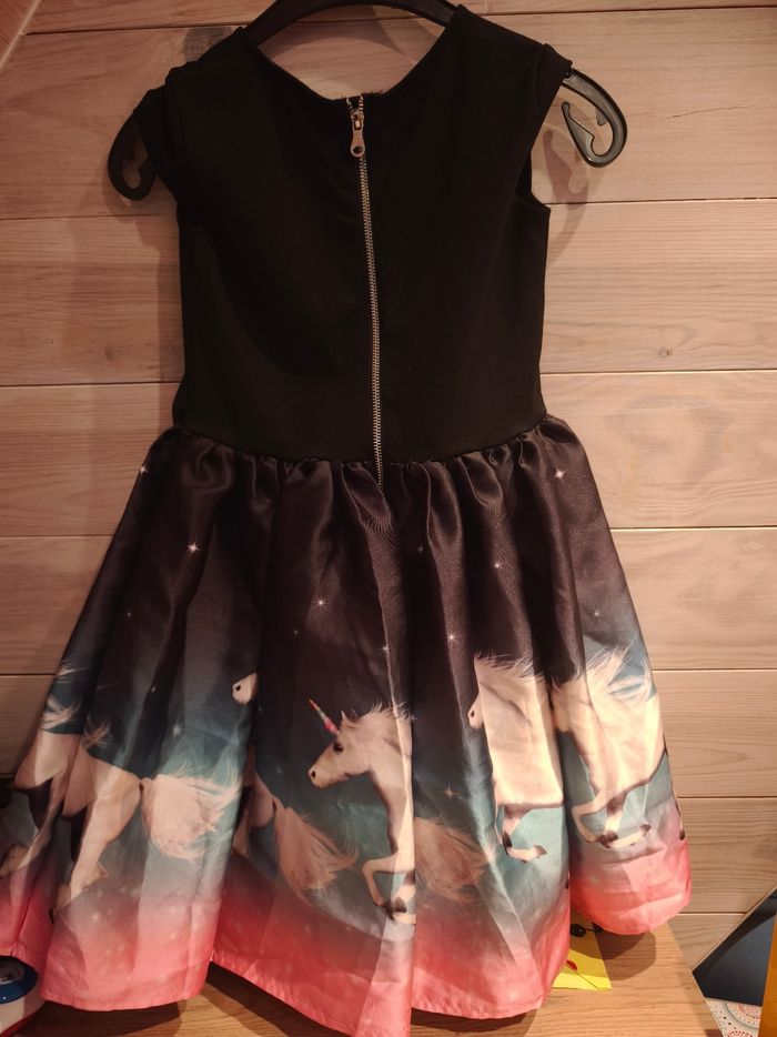Robe noir et rose pour fillette H&M avec licornes taille 8-10 ans parfaite pour les fêtes de fin d'année - photo numéro 7