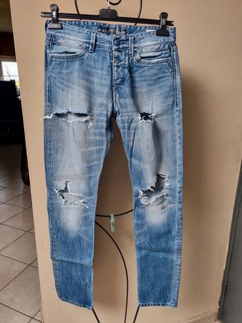 Jeans à trous