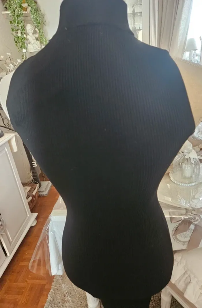 Robe pull sans manches laçage noire Belcci Taille 36/38 Neuve - photo numéro 3
