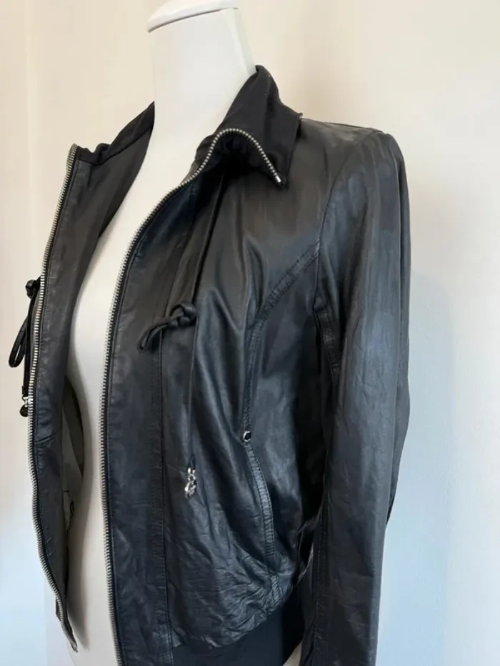 Veste en cuir Patrizia Pepe femme noire taille 40 fr, 44 italien - photo numéro 3