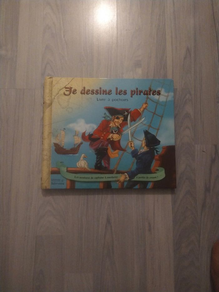 Je dessine les pirates.